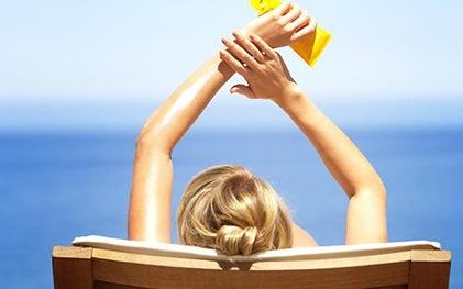 Sai lầm khi sử dụng kem chống nắng, da bắt nắng, tác hại của tia UV, thẩm thấu vào da