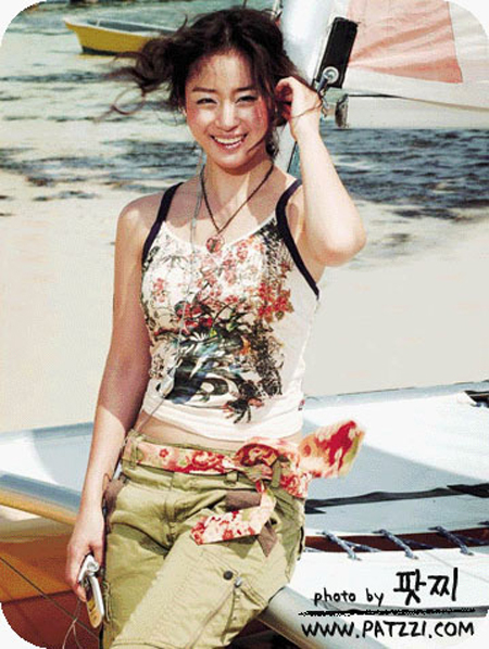 Kim Tae Hee,ảnh thời quê mùa của Kim Tae Hee,ảnh cũ của Kim Tae Hee,Kim Tae Hee mặc lỗi mốt vẫn hút hồn
