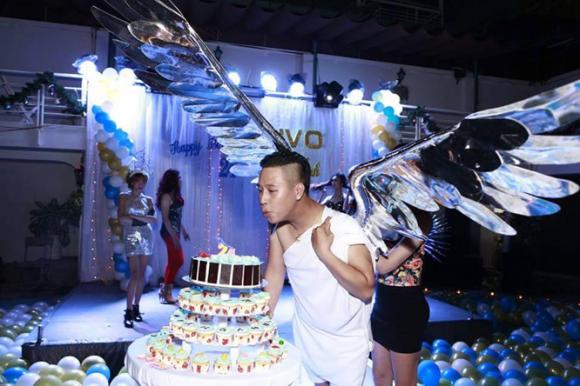 Hoàng Anh, hotboy tổ chức sinh nhật 200 triệu, tổ chức sinh nhật lời 4 lần của hot boy, Hoang Anh, Divo Hoàng Anh