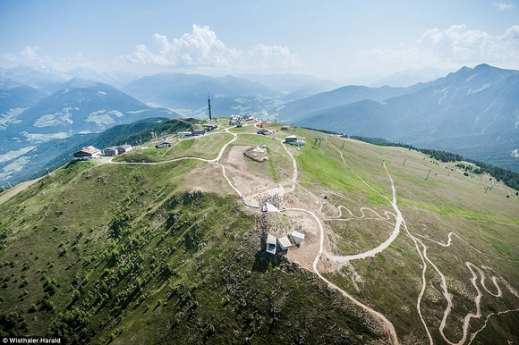 bảo tàng trên đỉnh núi cao 2286m, Khiến trúc độc đáo,  bảo tàng trên núi , nhà đẹp, thiết kế nội thất, tin ngôi sao