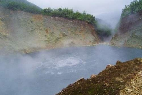 suối nước nóng tự nhiên,khám phá suối nước nóng tự nhiên,suối nước nóng tự nhiên tuyệt vời nhất thế giới,Deception,Le Cascate del Mulino,hồ máu