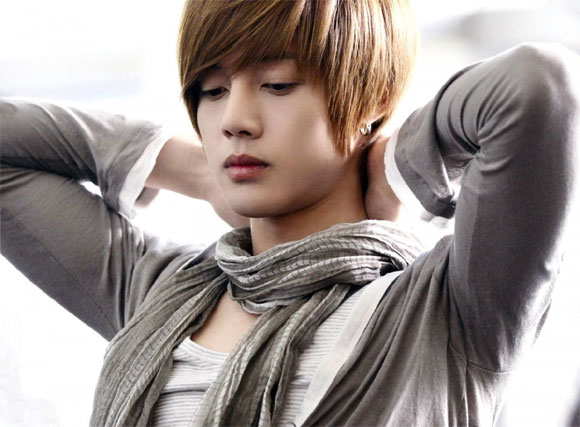 Kim Hyun Joong,mẹ Kim Hyun Joong từng nghĩ tự tử,scandal Kim Hyun Joong,Kim Hyun Joong đánh bạn gái cũ