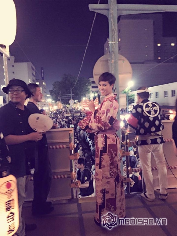 phương mai,phương mai diện Yukata,phương mai sang nhật bản công tác,phương mai dự lễ hội đèn lồng