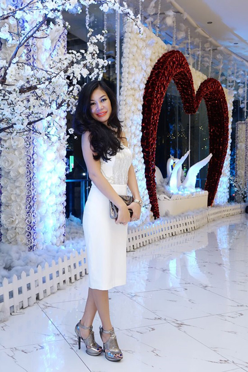 Trương Tâm Nhi, Valencia Trần, Thẩm mỹ viện Thea