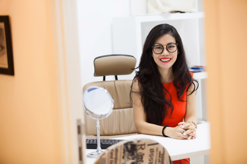 Trương Tâm Nhi, Valencia Trần, Thẩm mỹ viện Thea