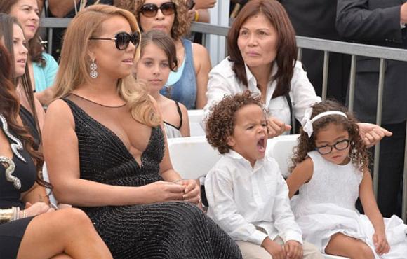Mariah Carey, con trai Mariah Carey, Mariah Carey bị con trai sờ ti, ca sĩ Mariah Carey, sao bị đụng chạm vòng một, tin tuc sao 