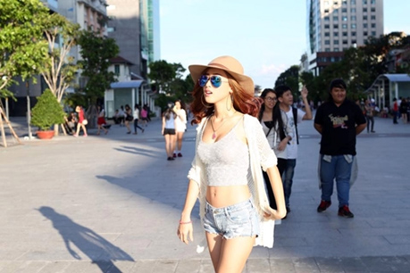 Trương Quỳnh Tiên, Hotgirl Trương Quỳnh Tiên, truong quynh tien, phố đi bộ, Miss Sunplay 2015