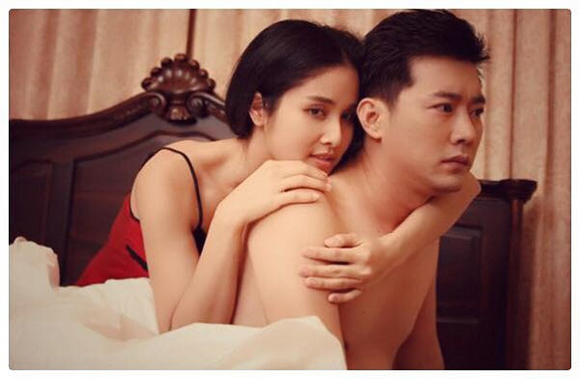 Phan Thanh Bình, tiền đạo Phan Thanh Bình, vợ Phan Thanh Bình, Huỳnh Thảo Trang, lộ ảnh nóng vợ Phan Thanh Bình