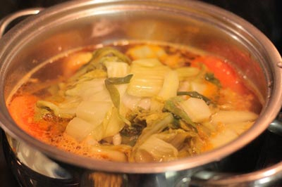 canh hến nấu dưa cải chua,vào bếp với món canh hến nấu dưa cải chua,canh hến nấu dưa cải chua ngon,canh hến nấu dưa cải chua rẻ,canh hến nấu dưa cải chua ngày hè