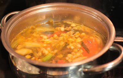 canh hến nấu dưa cải chua,vào bếp với món canh hến nấu dưa cải chua,canh hến nấu dưa cải chua ngon,canh hến nấu dưa cải chua rẻ,canh hến nấu dưa cải chua ngày hè
