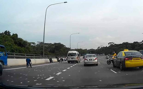 Mưa tiền trên đường cao tốc , Mưa tiền trên cao tốc ở Singapore, Mưa tiền