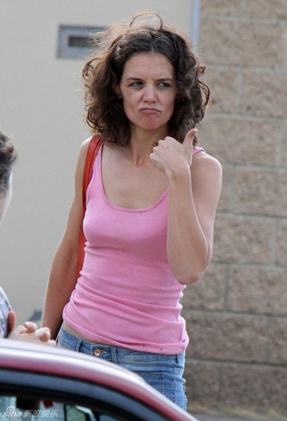 Katie Holmes, Katie Holmes đầu bù tóc rối, Katie Holmes già nua, Katie Holmes lôi thôi, tin tuc sao