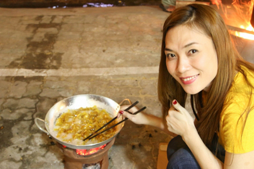 Mỹ Tâm, ca sĩ Mỹ Tâm, Họa mi tóc nâu, tài lẻ đặc biệt của Mỹ Tâm, Mỹ Tâm viết thư pháp, Mỹ Tâm gói bánh tét, làm mứt, Mỹ Tâm thiết kế thời trang