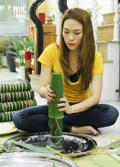 Mỹ Tâm, ca sĩ Mỹ Tâm, Họa mi tóc nâu, tài lẻ đặc biệt của Mỹ Tâm, Mỹ Tâm viết thư pháp, Mỹ Tâm gói bánh tét, làm mứt, Mỹ Tâm thiết kế thời trang