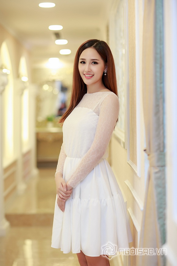 Mai phuong thuy,hoa hau mai phuong thuy,hoa hau viet nam 2006,mai phuong thuy tai xuat rang ro,mai phuong thuy dep thien than