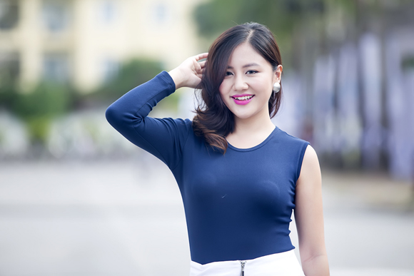 Văn Mai Hương, Văn Mai Hương khủng hoảng tâm lý, Văn Mai Hương trở lại ca hát, Công Vinh ôm Văn Mai Hương đầy tình tứ