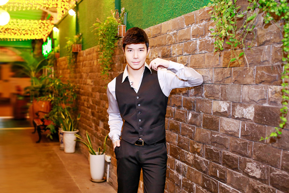 Nathan Lee, ca sĩ Nathan Lee, Ông hoàng Opera, Nathan Lee bị tai nạn chấn thương cột sống, Nathan Lee tất bật chạy show