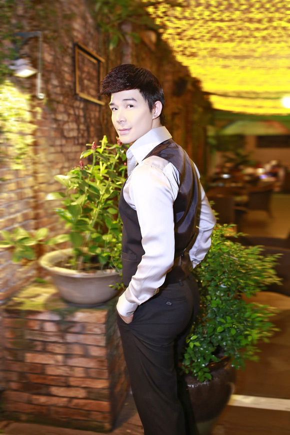 Nathan Lee, ca sĩ Nathan Lee, Ông hoàng Opera, Nathan Lee bị tai nạn chấn thương cột sống, Nathan Lee tất bật chạy show