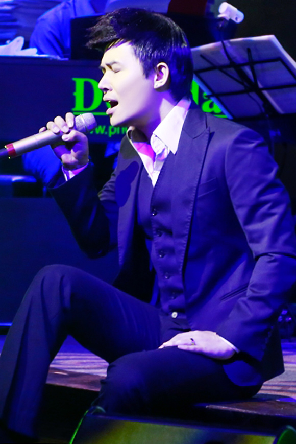 Nathan Lee, ca sĩ Nathan Lee, Ông hoàng Opera, Nathan Lee bị tai nạn chấn thương cột sống, Nathan Lee tất bật chạy show