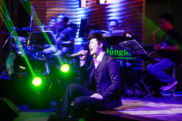 Nathan Lee, ca sĩ Nathan Lee, Ông hoàng Opera, Nathan Lee bị tai nạn chấn thương cột sống, Nathan Lee tất bật chạy show