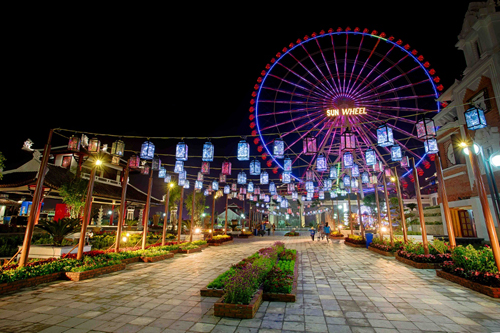 Asia Park, Công viên Châu Á Đà Nẵng, Con đường rực rỡ đèn lồng
