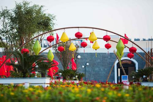 Asia Park, Công viên Châu Á Đà Nẵng, Con đường rực rỡ đèn lồng