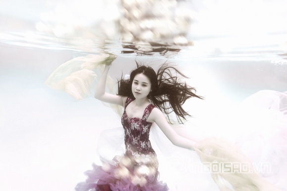 A khoi luu ly,a khoi ao dai 2005,dien vien mua luu ly,luu ly mua duoi nuoc,a khoi luu ly hoa tieu long nu