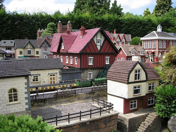 ngôi làng đồ chơi,ngôi làng cổ nhất thế giới,đến thăm ngôi làng đồ chơi cổ,ngôi làng đồ chơi Bekonscot,ngôi làng đồ chơi ở Buckinghamshire, Anh