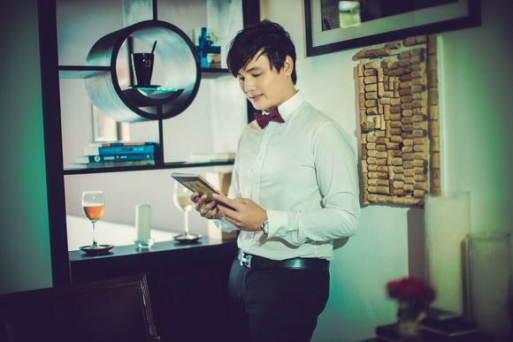 Ca si quang hieu,ca si nhac xua quang hieu,quang hieu hai ngoai,quang hieu ve nuoc lap nghiep,quang hieu phat hanh san pham moi