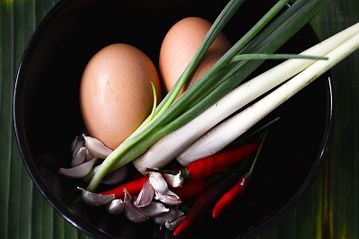 trứng chiên bằng lá chuối kiểu Thái,cách làm trứng chiên bằng lá chuối kiểu Thái,trứng chiên bằng lá chuối đậm đà,trứng chiên bằng lá chuối thơm nồng