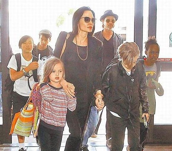 Angelina Jolie, Vợ chồng Angelina Jolie, Brad Pitt và Angelina Jolie, sao, scandal, sao nợ, tin ngôi sao