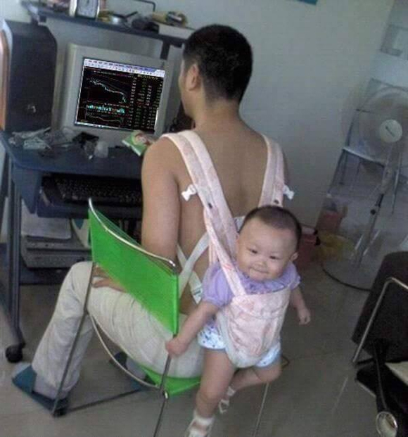 cách chăm con bá đạo của bố,bố chăm con khi mẹ vắng nhà,chùm ảnh cách chăm con của bố,bật cười trước cách chăm con của bố,bố chăm con khác mẹ