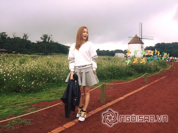 Minh Hằng, Minh Hằng lộ chân xấu, Minh Hằng lộ chân thô và cong, tin ngôi sao, tin ngoi sao, Minh Hang, ca sĩ Minh Hằng, diễn viên Minh Hằng