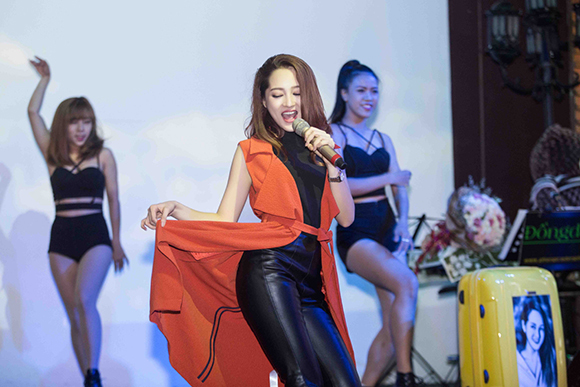 Bảo Anh, ca sĩ Bảo Anh, học trò Trần Lập, Bảo Anh đi xế hộp tiền tỷ