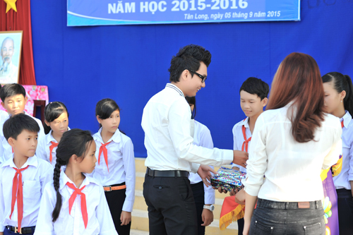 ky-quoc-dat-89-1-ngoisao 5 Ký Quốc Đạt, Á vương Ký Quốc Đạt, Tin ngôi sao