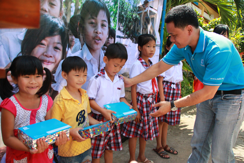 Nahi Việt Nam, Trao học bổng, Học bổng cho học sinh nghèo