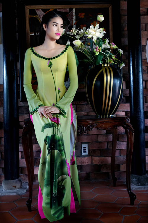 Áo dài Ngô Nhật Huy, BST áo dài Hoa việt, Thời trang Ngô Nhật Huy, Tin ngôi sao, Sao việt