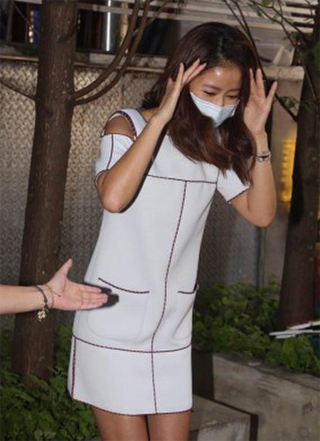 Lâm Tâm Như,Lâm Tâm Như đeo khẩu trang đi sự kiện,Lâm Tâm Như khâu 10 mũi ở cằm,Lâm Tâm Như bị ngã trong nhà vệ sinh,sao Hoa ngữ