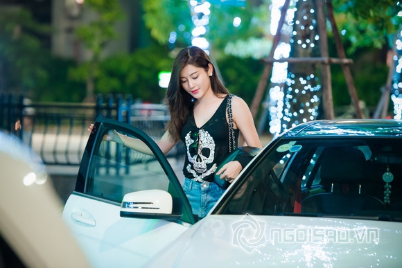 Á hậu huyền my,á hậu việt nam 2014,hoa hậu việt nam 2014,huyền my được bố tháp tùng,á hậu huyền my sang anh quốc,sao việt