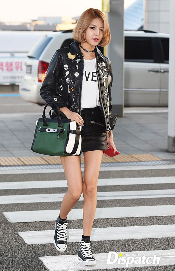 Soo Young,Soo Young đôi chân ngọc ngà,Soo Young khoe cặp đôi thon thả,Soo Young ở sân bay,sao hàn,sao hàn cặp đùi mật ong