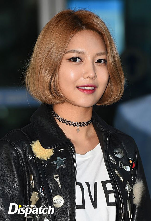 Soo Young,Soo Young đôi chân ngọc ngà,Soo Young khoe cặp đôi thon thả,Soo Young ở sân bay,sao hàn,sao hàn cặp đùi mật ong