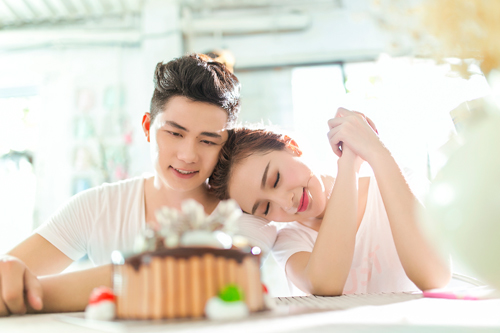 Kelly Nguyễn, Ray Võ, Hotgirl Việt