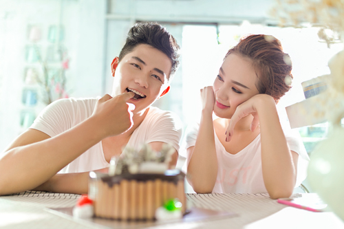 Kelly Nguyễn, Ray Võ, Hotgirl Việt