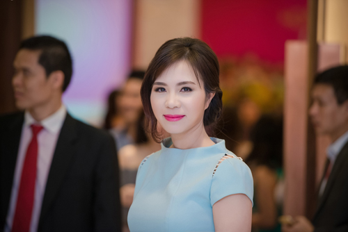 Doanh nhân Lưu Nga – Cố vấn quyền lực tại cuộc thi Hoa hậu Hoàn Vũ 2015 4 Doanh nhân Lưu Nga, Hoa hậu hoàn vũ 2015, Tin ngôi sao, Sao việt