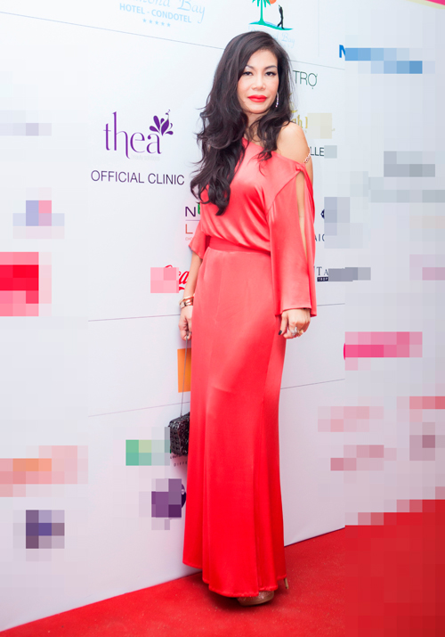 Valencia Trần, Doanh nhân Valencia Trần, Hoa hậu hoàn vũ 2015, Sao việt