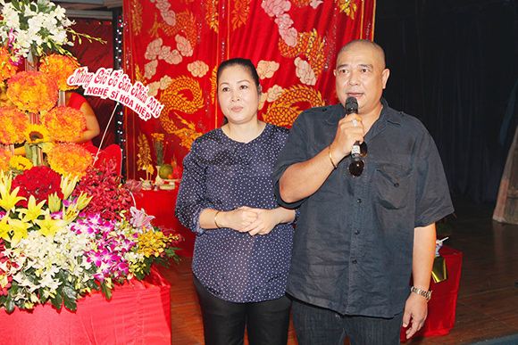 sao Việt, Uyên Thảo, Uyên Thảo lái xế hộp 4 tỷ đồng, Uyên Thảo đi cúng tổ, sao Việt đi cúng tổ