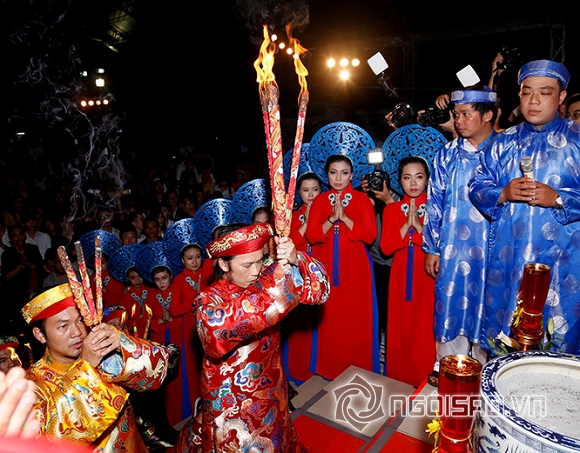 giỗ Tổ ngành sân khấu, Đàm Vĩnh Hưng, Hoài Linh, Angela Phương Trinh, Việt Hương, Trấn Thành, sao Việt, nghệ sĩ Việt