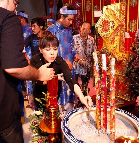 giỗ Tổ ngành sân khấu, Đàm Vĩnh Hưng, Hoài Linh, Angela Phương Trinh, Việt Hương, Trấn Thành, sao Việt, nghệ sĩ Việt