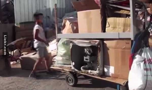cậu bé nhặt phế liệu để nuôi bà 80 tuổi,  cảm động, cộng đồng, cháu nuôi bà, 