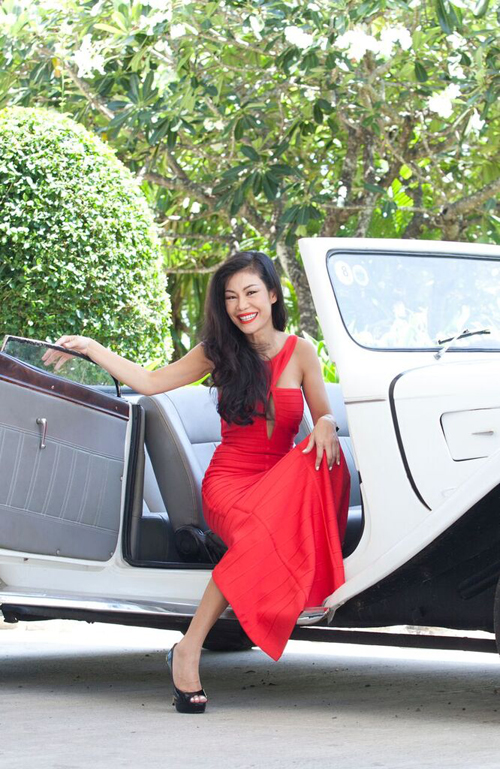 Valencia Trần, Doanh nhân Valencia Trần, Hoa hậu Hoàn vũ Việt Nam 2015